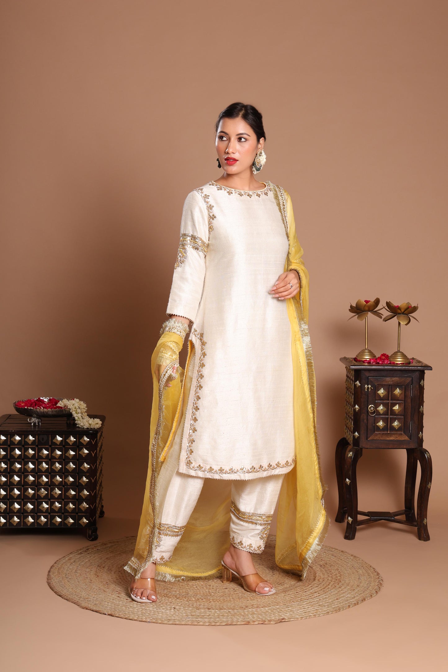 WHITE KANAK PRABHA KURTA SET