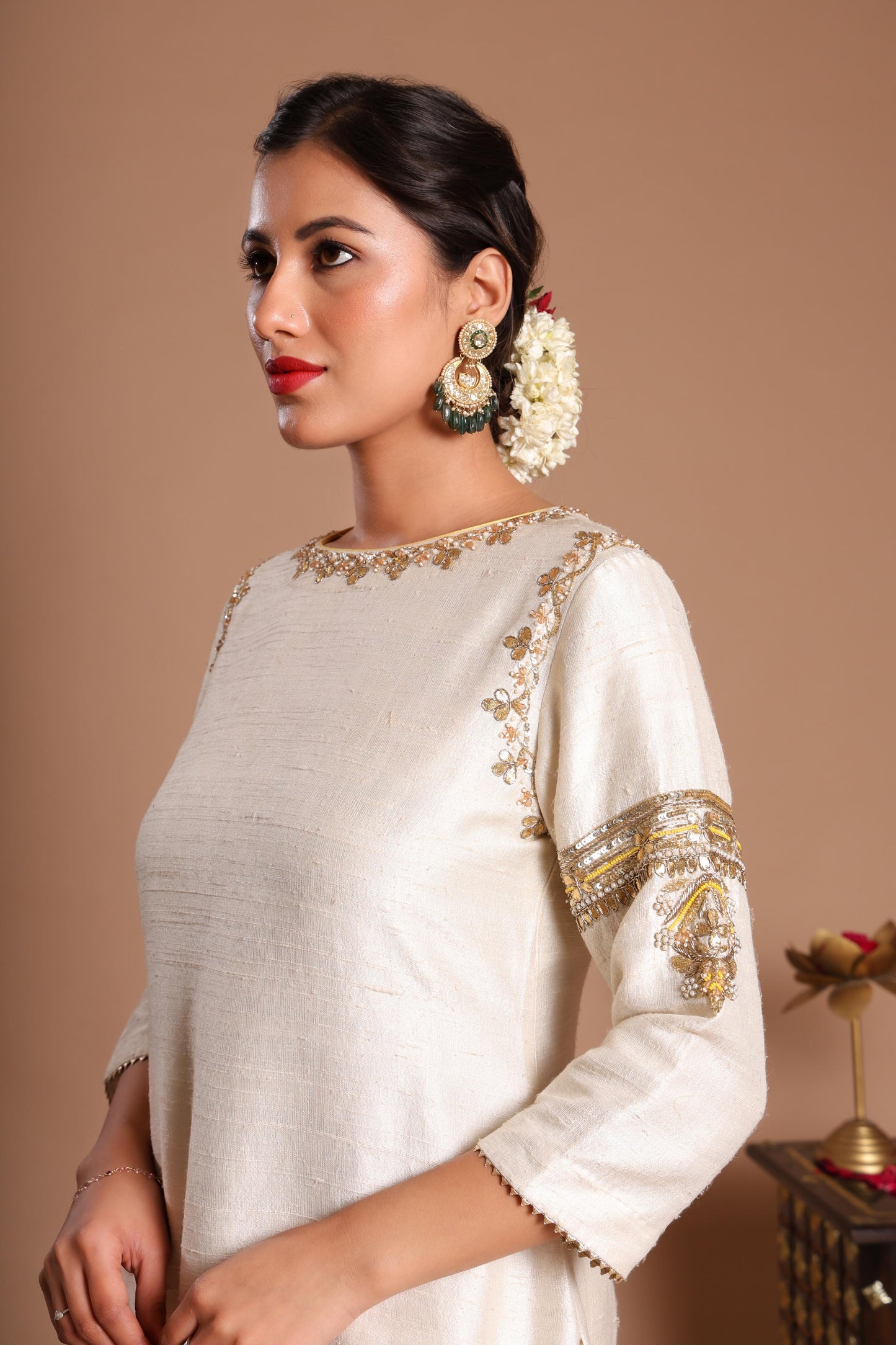 WHITE KANAK PRABHA KURTA SET