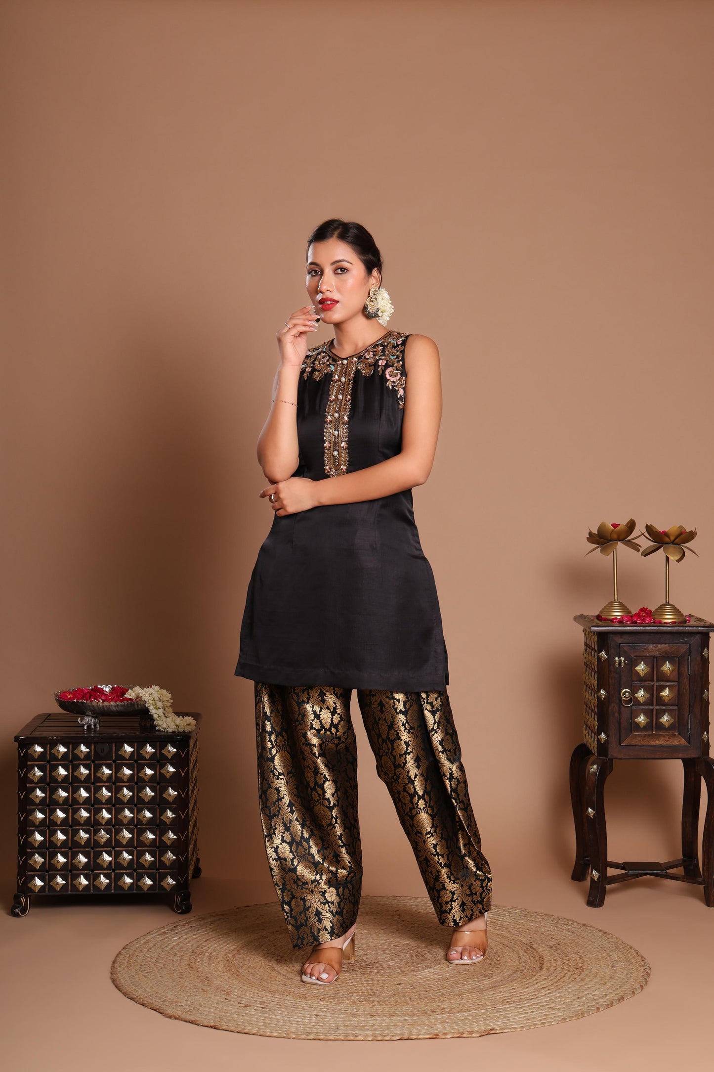BLACK MUGHAL MAJESTY KURTA SET