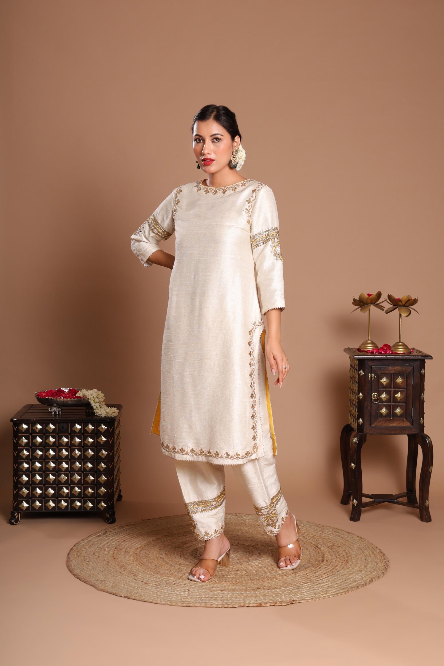 WHITE KANAK PRABHA KURTA SET